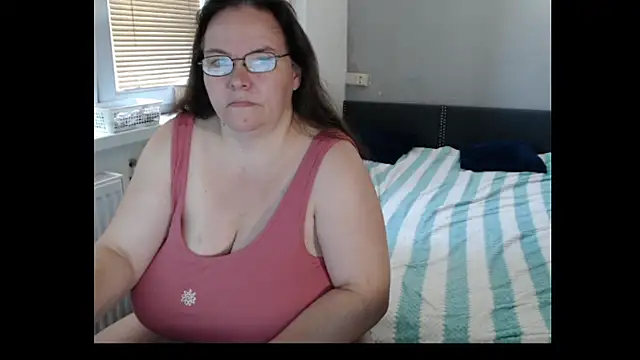 Snapshot of Sweetboobs chatting on 6, 7, 2026 Sweetboobs online show from 6, 7, 2026