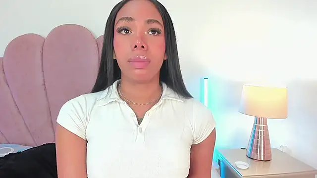 Nicole Paradise online show from 17, 12, 2025