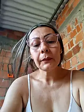 Mia-funny20 online show from 10, 5, 2026