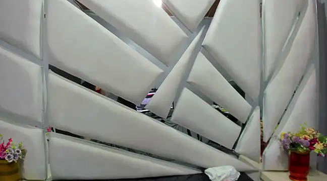 Aurora 18 online show from 18, 3, 2025