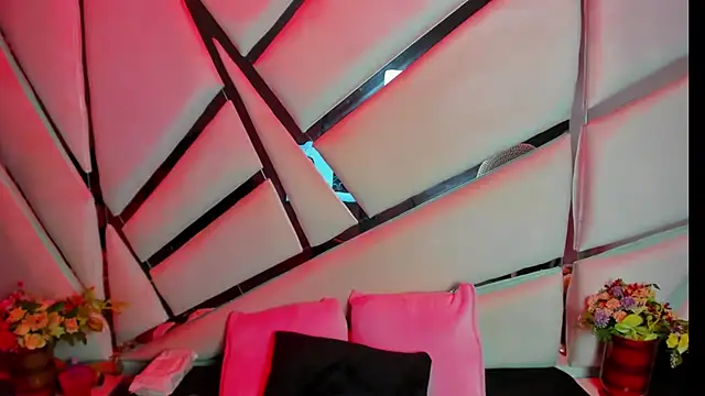 Aurora 18 online show from 11, 10, 2025