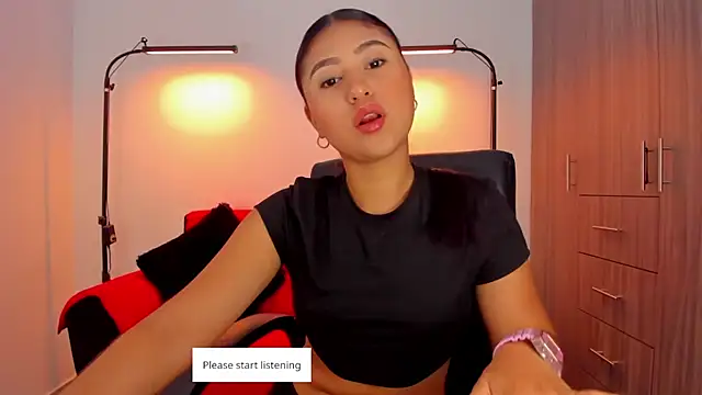 Snapshot of cloy_baby__ chatting on 8, 10, 2025 cloy baby   online show from 8, 10, 2025