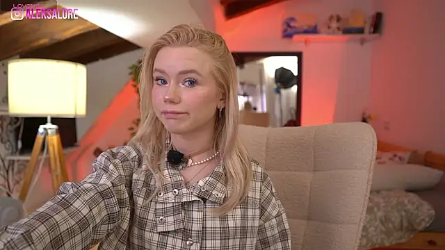 LexieLoree online show from 7, 2, 2026