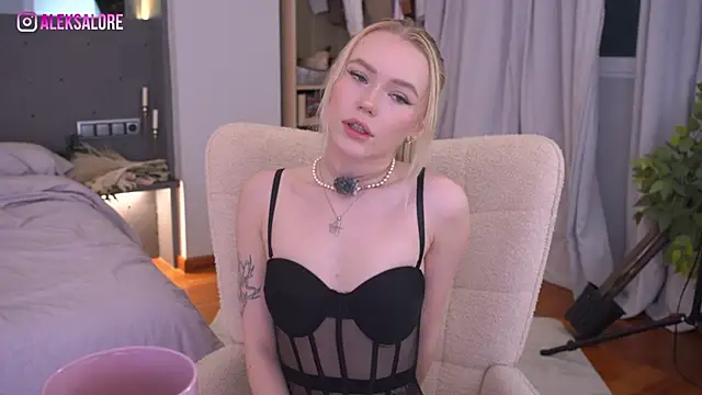 Snapshot of LexieLoree chatting on 16, 5, 2026 LexieLoree online show from 16, 5, 2026
