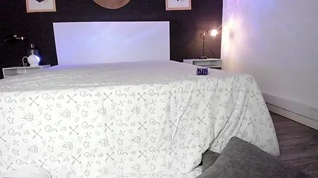 VioletPaket online show from 27, 1, 2025