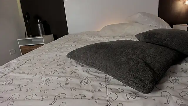 VioletPaket online show from 13, 2, 2025