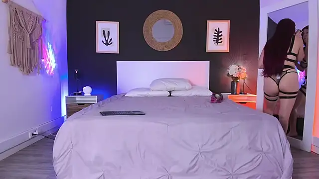 VioletPaket online show from 24, 9, 2025