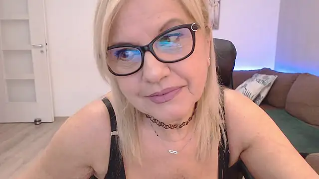 Snapshot of amberdoll4u chatting on 16, 12, 2024 amberdoll4u online show from 16, 12, 2024