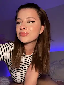 Mia-Minou online show from 20, 9, 2025