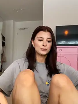 Mia-Minou online show from 5, 2, 2026