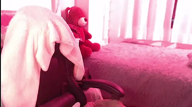 Snapshot of Beamber_ chatting on 4, 3, 2025 Beamber  online show from 4, 3, 2025