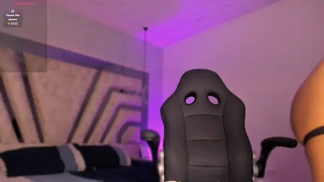  CurlyGirl  online show from 12, 9, 2025