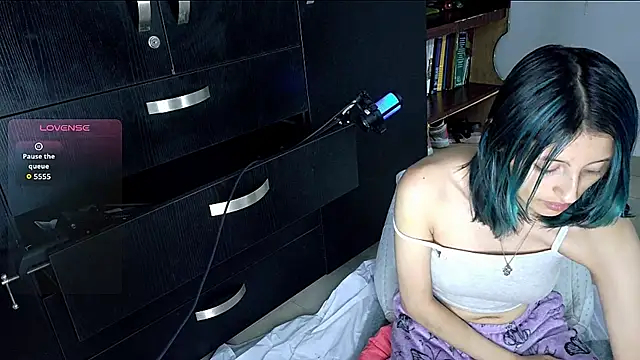 Camila---torres online show from 5, 10, 2025