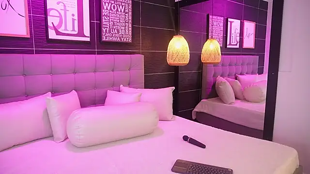 Bella TS  online show from 11, 3, 2025