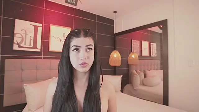 Bella TS  online show from 28, 7, 2026