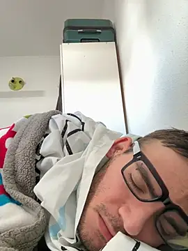 Snapshot of sperakevin98 chatting on 9, 11, 2025 sperakevin98 online show from 9, 11, 2025