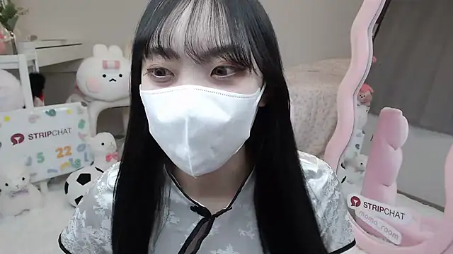 momo room online show from 22, 2, 2025