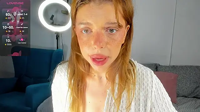 Snapshot of Hannah_Carr chatting on 9, 10, 2025 Hannah Carr online show from 9, 10, 2025