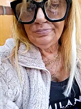 Snapshot of eva2023sexy chatting on 6, 11, 2025 eva2023sexy online show from 6, 11, 2025