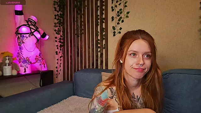  SweetFox  online show from 12, 9, 2025