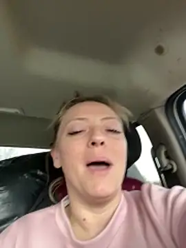 Snapshot of lezbean24 chatting on 23, 2, 2026 lezbean24 online show from 23, 2, 2026