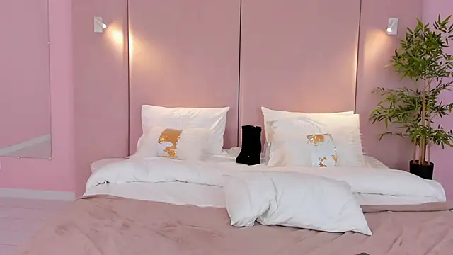 CamillaLarson online show from 6, 2, 2025