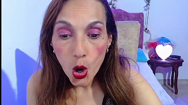 italagomez  online show from 7, 11, 2025