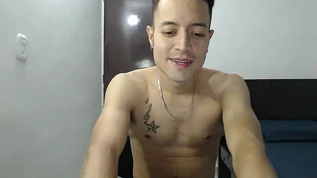 Snapshot of dimitriquiet05 chatting on 21, 12, 2024 dimitriquiet05 online show from 21, 12, 2024