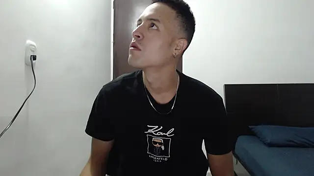 Snapshot of dimitriquiet05 chatting on 31, 12, 2024 dimitriquiet05 online show from 31, 12, 2024