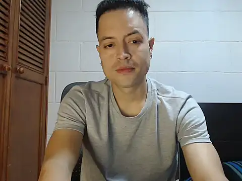 Snapshot of dimitriquiet05 chatting on 9, 4, 2026 dimitriquiet05 online show from 9, 4, 2026