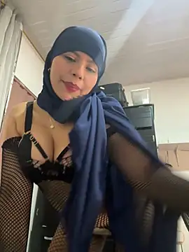 lalilamassu1 online show from 25, 2, 2025