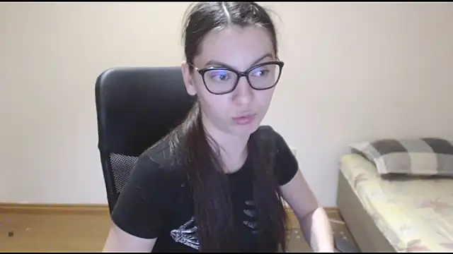 Snapshot of CuteJollie4U chatting on 7, 3, 2025 CuteJollie4U online show from 7, 3, 2025