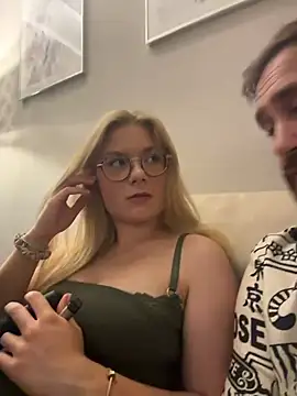 Snapshot of Curvyloveandhim chatting on 5, 8, 2026 Curvyloveandhim online show from 5, 8, 2026