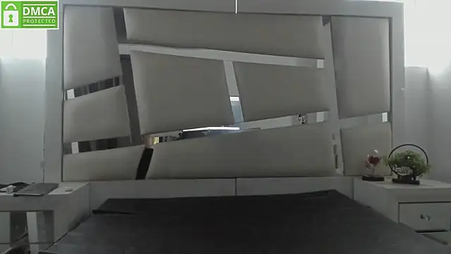 Snapshot of chrystal_js chatting on 5, 2, 2026 chrystal js online show from 5, 2, 2026