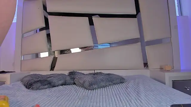 Snapshot of chrystal_js chatting on 9, 3, 2026 chrystal js online show from 9, 3, 2026