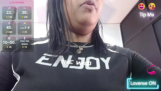 Snapshot of ozuna_sex chatting on 21, 10, 2025 ozuna sex online show from 21, 10, 2025