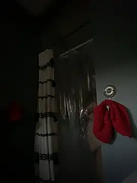 Snapshot of valleyoneofakind chatting on 19, 12, 2024 valleyoneofakind online show from 19, 12, 2024