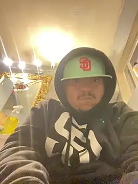 Snapshot of valleyoneofakind chatting on 20, 12, 2024 valleyoneofakind online show from 20, 12, 2024