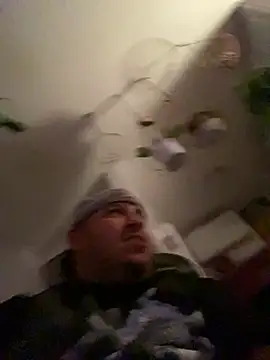 Snapshot of valleyoneofakind chatting on 2, 2, 2025 valleyoneofakind online show from 2, 2, 2025