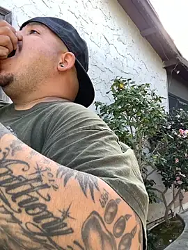 Snapshot of valleyoneofakind chatting on 28, 10, 2025 valleyoneofakind online show from 28, 10, 2025