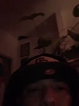 Snapshot of valleyoneofakind chatting on 28, 11, 2025 valleyoneofakind online show from 28, 11, 2025