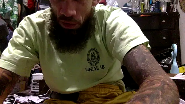 Snapshot of Robriguezxxx chatting on 10, 9, 2025 Robriguezxxx online show from 10, 9, 2025