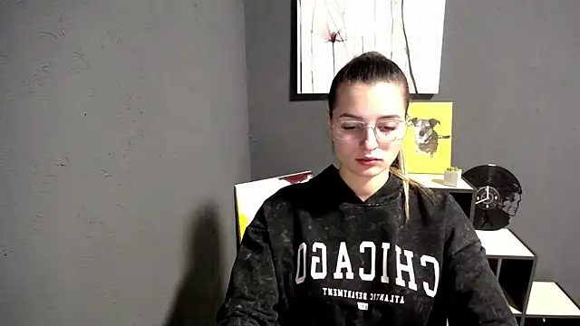 lady olivia  online show from 17, 11, 2025