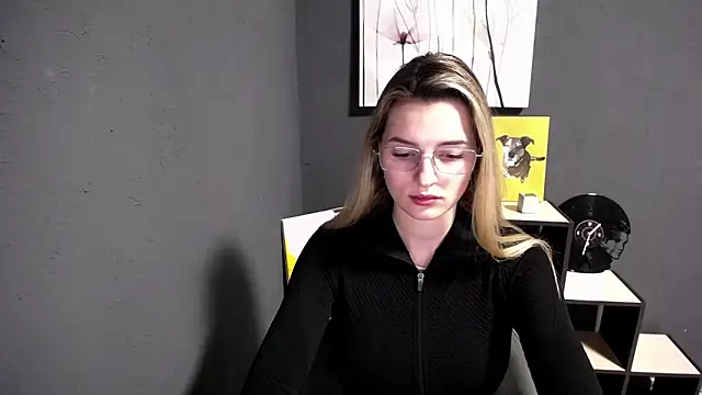 lady olivia  online show from 4, 3, 2026