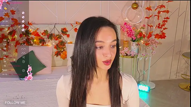 Lolly Neal online show from 2, 12, 2025