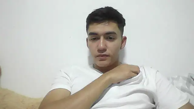 Snapshot of Estebitan_vm chatting on 15, 11, 2025 Estebitan vm online show from 15, 11, 2025