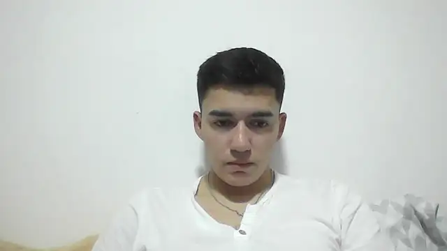 Snapshot of Estebitan_vm chatting on 15, 11, 2025 Estebitan vm online show from 15, 11, 2025