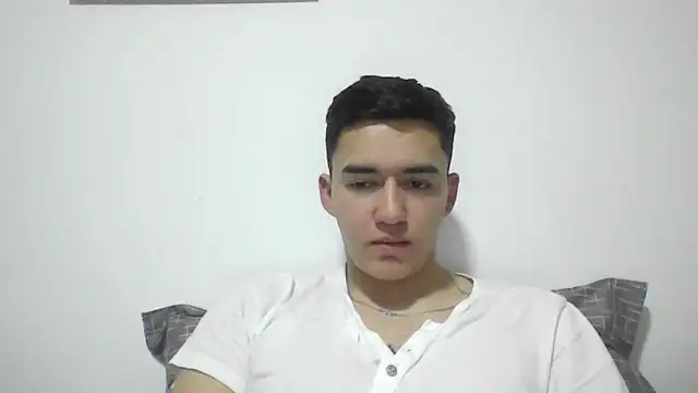 Snapshot of Estebitan_vm chatting on 18, 11, 2025 Estebitan vm online show from 18, 11, 2025