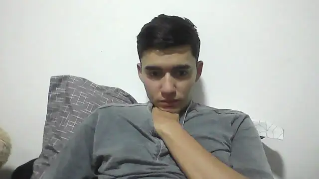 Snapshot of Estebitan_vm chatting on 24, 11, 2025 Estebitan vm online show from 24, 11, 2025