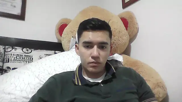 Snapshot of Estebitan_vm chatting on 5, 12, 2025 Estebitan vm online show from 5, 12, 2025